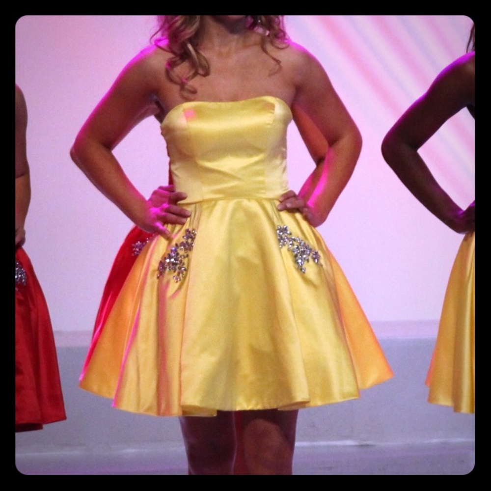 Sherri Hill size 4. Excellent condition.